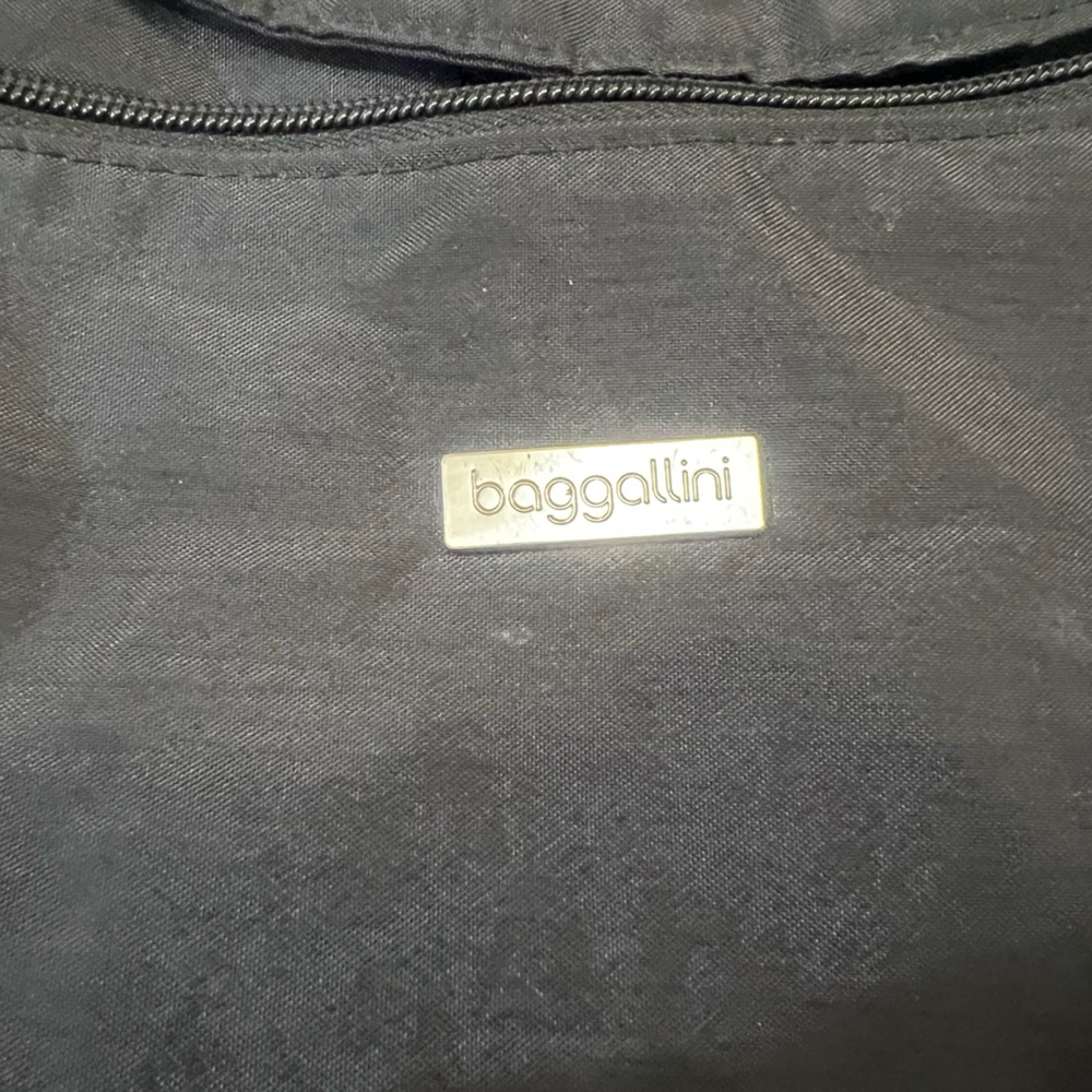 Baggallini Black Shoulder Bag Adjustable Strap Zipper Accents Pockets - Picture 2 of 6